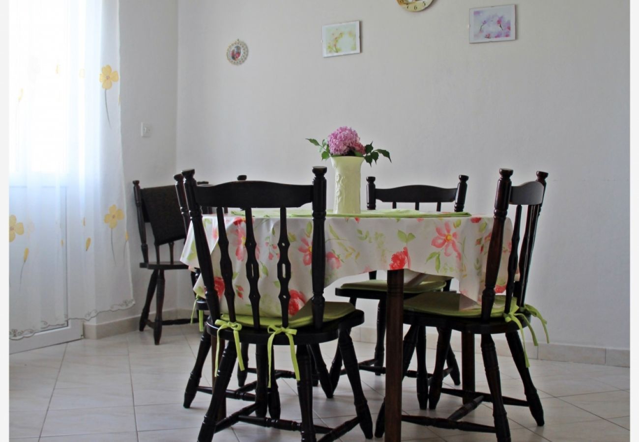 Apartament w Slatine - Apartament w Slatine z Widok na morze, taras, Klimatyzacja, WIFI (4782-2)