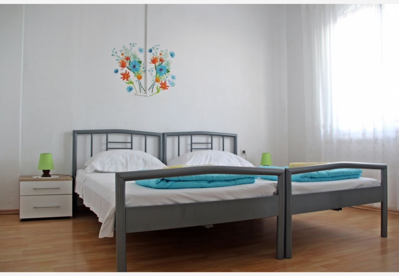 Apartament w Slatine - Apartament w Slatine z Widok na morze, taras, Klimatyzacja, WIFI (4782-2)