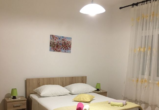 Apartament w Slatine - Apartament w Slatine z taras, Klimatyzacja, WIFI, Pralka (4782-3) Apartament w Slatine - Apartament w Slatine z taras, Klimatyzacja, WIFI, Pralka (4782-3)