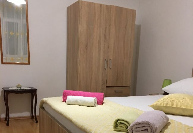 Apartament w Slatine - Apartament w Slatine z taras, Klimatyzacja, WIFI, Pralka (4782-3) Apartament w Slatine - Apartament w Slatine z taras, Klimatyzacja, WIFI, Pralka (4782-3)