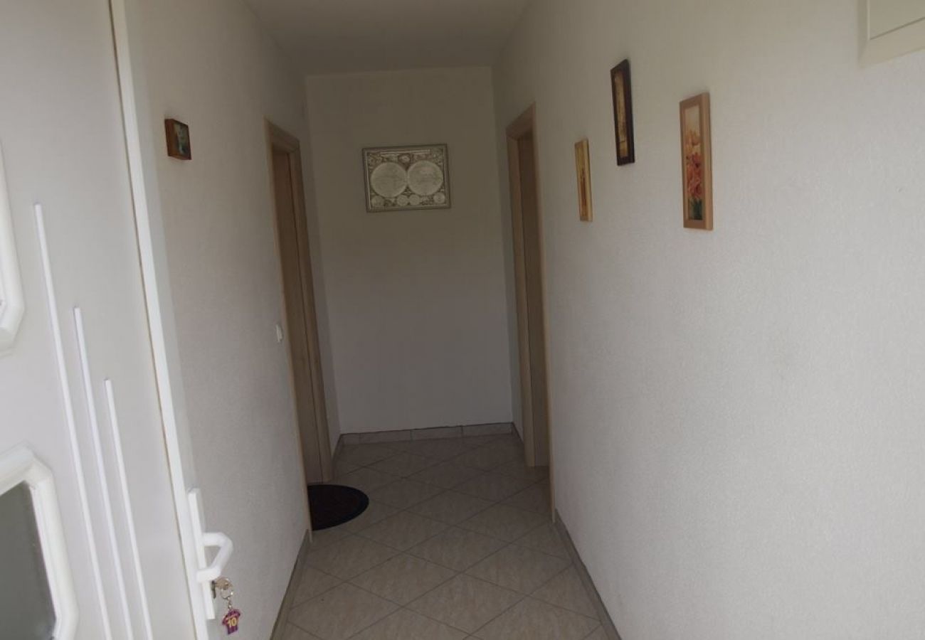 Apartament w Slatine - Apartament w Slatine z Widok na morze, balkon, Klimatyzacja, WIFI (4784-1)