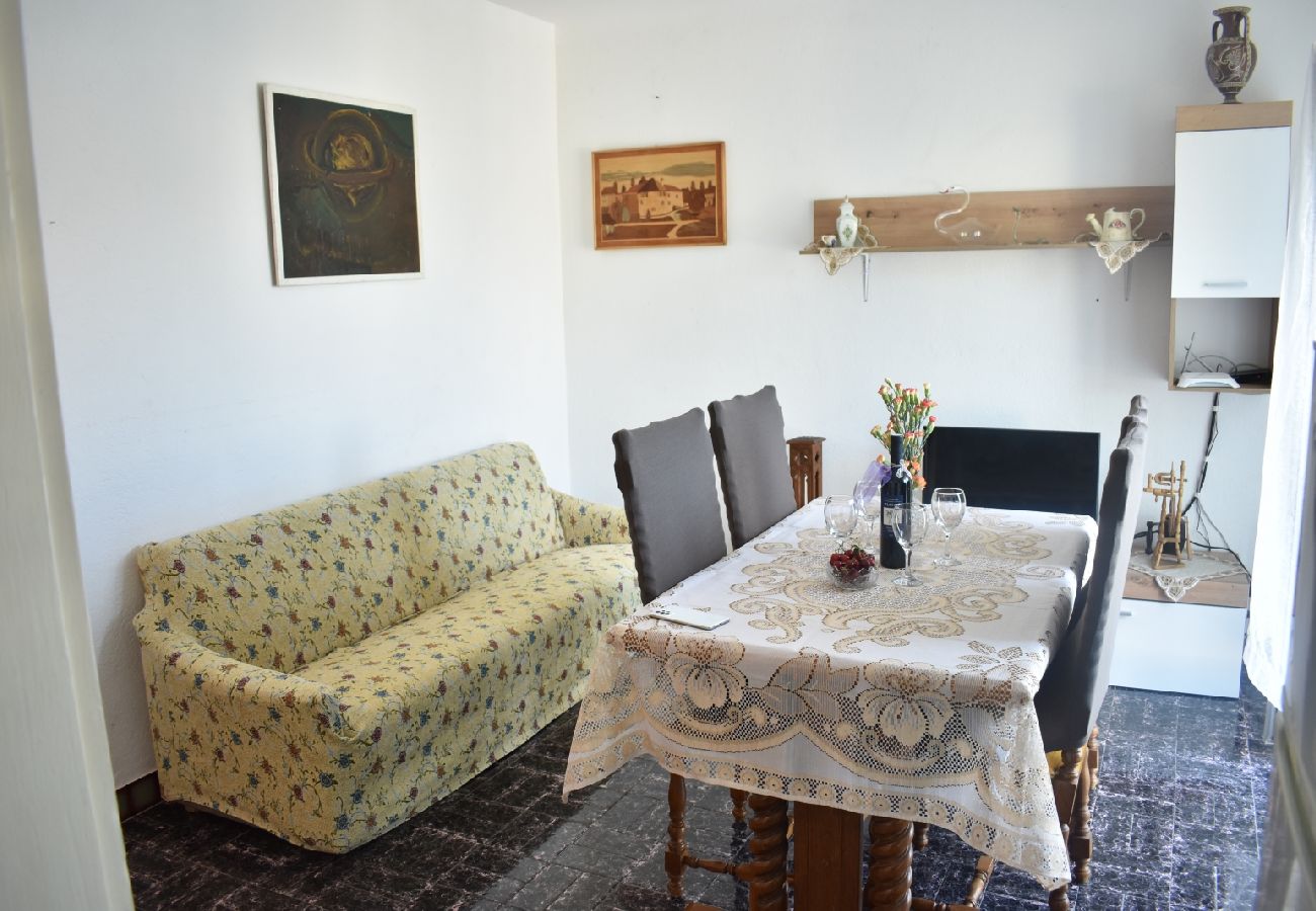 Apartament w Slatine - Apartament w Slatine z taras, Klimatyzacja, WIFI, Pralka (4784-3)