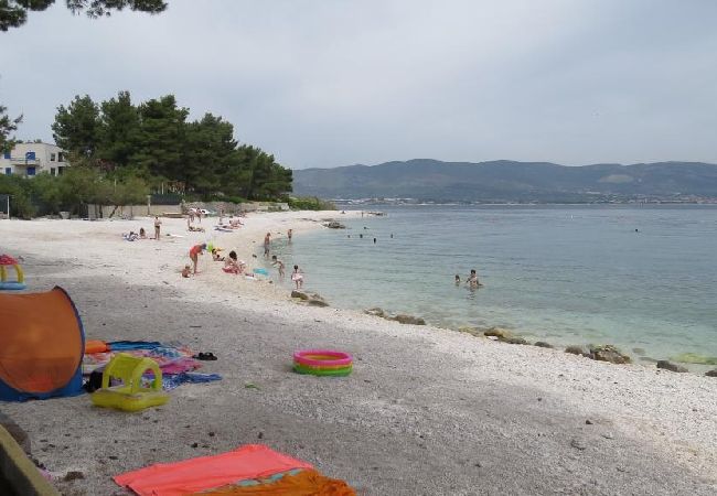 Apartament w Slatine - Apartament w Slatine z Widok na morze, taras, Klimatyzacja, WIFI (4785-2) Apartament w Slatine - Apartament w Slatine z Widok na morze, taras, Klimatyzacja, WIFI (4785-2)