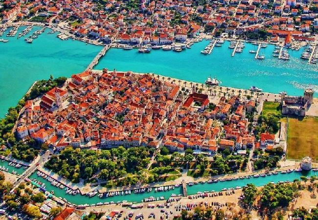 Apartament w Trogir - Apartament w Trogir z Widok na morze, balkon, Klimatyzacja, WIFI (4786-1) Apartament w Trogir - Apartament w Trogir z Widok na morze, balkon, Klimatyzacja, WIFI (4786-1)