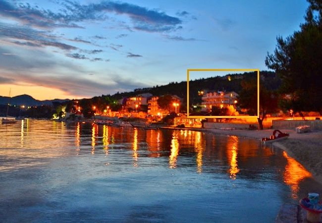 Apartament w Trogir - Apartament w Trogir z Widok na morze, balkon, Klimatyzacja, WIFI (4786-1) Apartament w Trogir - Apartament w Trogir z Widok na morze, balkon, Klimatyzacja, WIFI (4786-1)