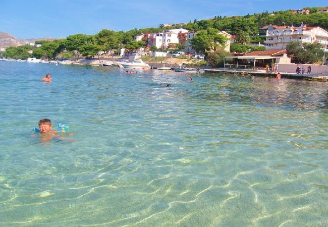 Apartament w Trogir - Apartament w Trogir z Widok na morze, balkon, Klimatyzacja, WIFI (4786-2) Apartament w Trogir - Apartament w Trogir z Widok na morze, balkon, Klimatyzacja, WIFI (4786-2)