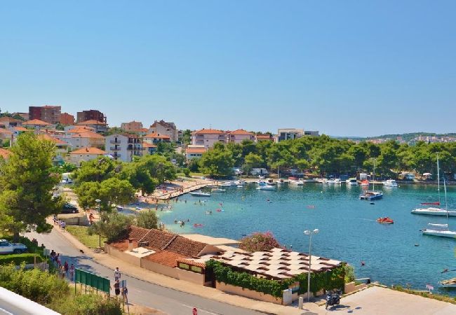Apartament w Trogir - Apartament w Trogir z Widok na morze, balkon, Klimatyzacja, WIFI (4786-2) Apartament w Trogir - Apartament w Trogir z Widok na morze, balkon, Klimatyzacja, WIFI (4786-2)
