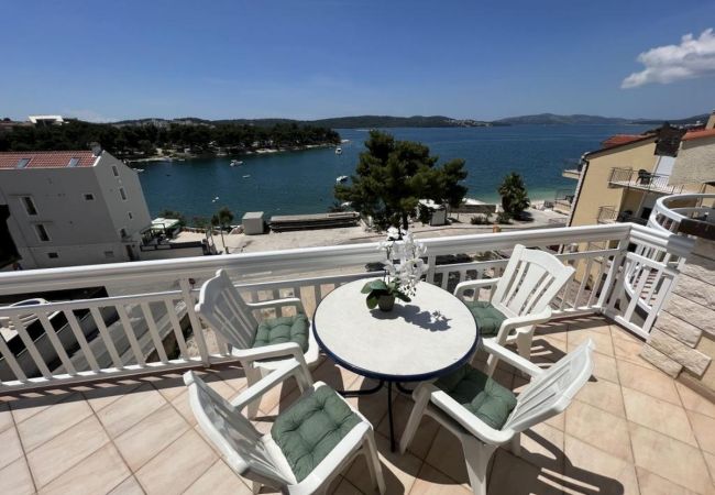 Apartament w Trogir - Apartament w Trogir z Widok na morze, balkon, Klimatyzacja, WIFI (4786-2) Apartament w Trogir - Apartament w Trogir z Widok na morze, balkon, Klimatyzacja, WIFI (4786-2)