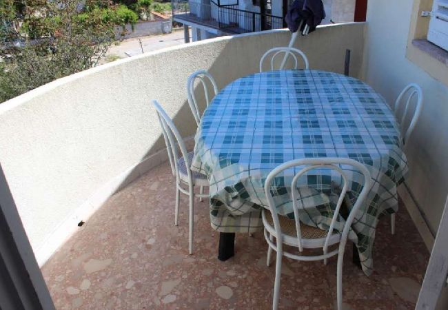 Apartament w Pirovac - Apartament w Pirovac z taras, Klimatyzacja, WIFI, Pralka (4793-1) Apartament w Pirovac - Apartament w Pirovac z taras, Klimatyzacja, WIFI, Pralka (4793-1)