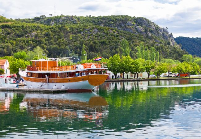 Apartament w Pirovac - Apartament w Pirovac z taras, Klimatyzacja, WIFI, Pralka (4793-1) Apartament w Pirovac - Apartament w Pirovac z taras, Klimatyzacja, WIFI, Pralka (4793-1)