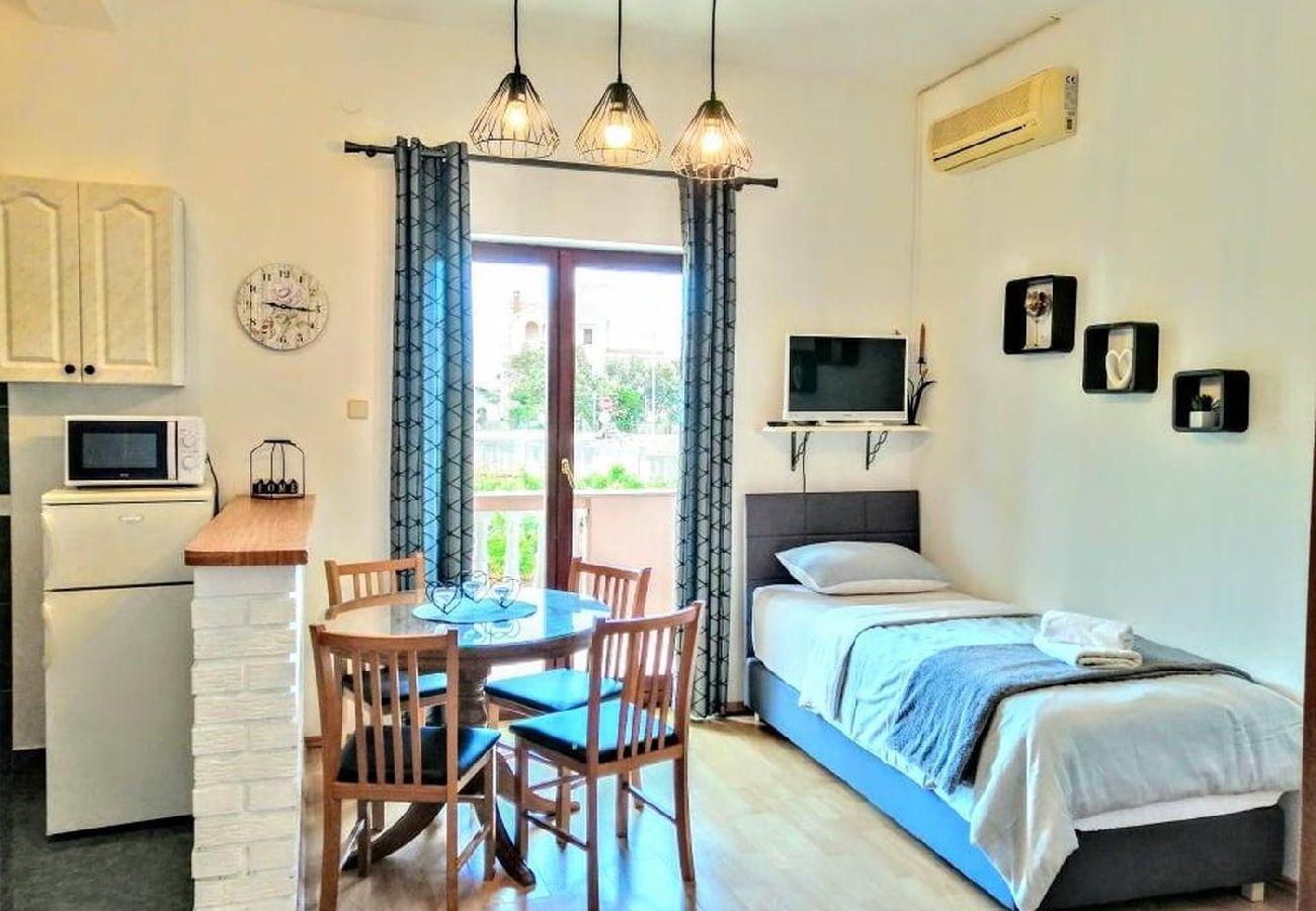 Apartament w Nin - Apartament w Zaton (Zadar) z Widok na morze, balkon, Klimatyzacja, WIFI (4810-1)