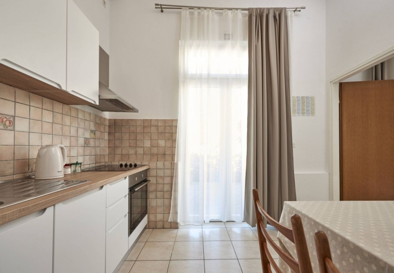 Apartament w Slatine - Apartament w Slatine z taras, Klimatyzacja, WIFI (4789-1)