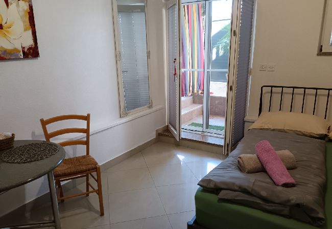 Studio w Biograd na moru - Apartament Studio w Biograd na Moru z taras, Klimatyzacja, WIFI (4818-8) Studio w Biograd na moru - Apartament Studio w Biograd na Moru z taras, Klimatyzacja, WIFI (4818-8)