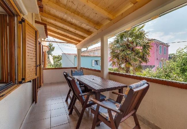 Apartament w Nerezine - Apartament w Nerezine z Klimatyzacja, WIFI, Pralka, Zmywarka (4827-2) Apartament w Nerezine - Apartament w Nerezine z Klimatyzacja, WIFI, Pralka, Zmywarka (4827-2)