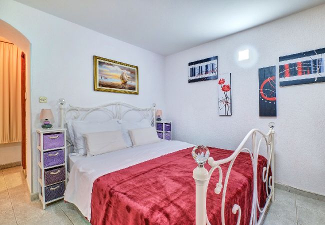 Studio w Nerezine - Apartament Studio w Nerezine z balkon, Klimatyzacja, WIFI, Pralka (4827-4) Studio w Nerezine - Apartament Studio w Nerezine z balkon, Klimatyzacja, WIFI, Pralka (4827-4)