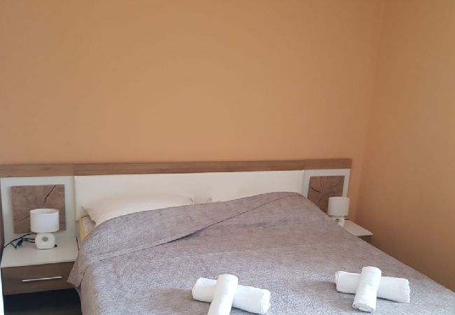 Apartament w Vrsi - Apartament w Vrsi z taras, Klimatyzacja, WIFI, Pralka (4836-1) Apartament w Vrsi - Apartament w Vrsi z taras, Klimatyzacja, WIFI, Pralka (4836-1)