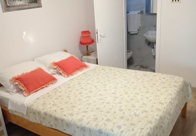 Apartament w Ždrelac - Apartament w Ždrelac z balkon, Klimatyzacja, WIFI, Zmywarka (4834-3)