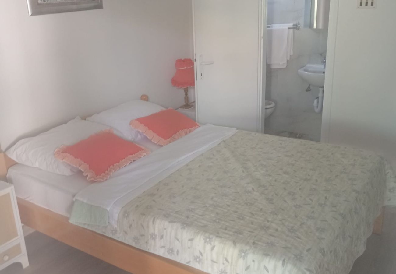 Apartament w Ždrelac - Apartament w Ždrelac z balkon, Klimatyzacja, WIFI, Zmywarka (4834-3)