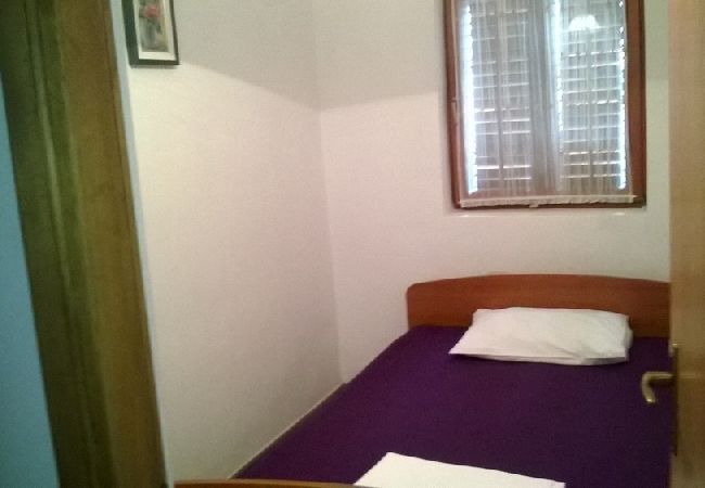 Apartament w Kustici - Apartament w Kustici z Widok na morze, taras, Klimatyzacja, WIFI (4847-3) Apartament w Kustici - Apartament w Kustici z Widok na morze, taras, Klimatyzacja, WIFI (4847-3)