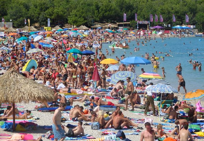 Apartament w Kustici - Apartament w Kustici z Widok na morze, taras, Klimatyzacja, WIFI (4847-3) Apartament w Kustici - Apartament w Kustici z Widok na morze, taras, Klimatyzacja, WIFI (4847-3)