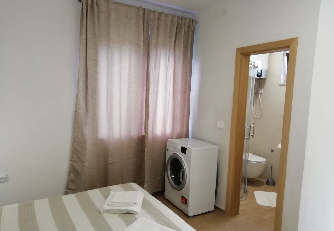 Studio w Nin - Apartament Studio w Nin z Widok na morze, taras, Klimatyzacja, WIFI (4868-1)