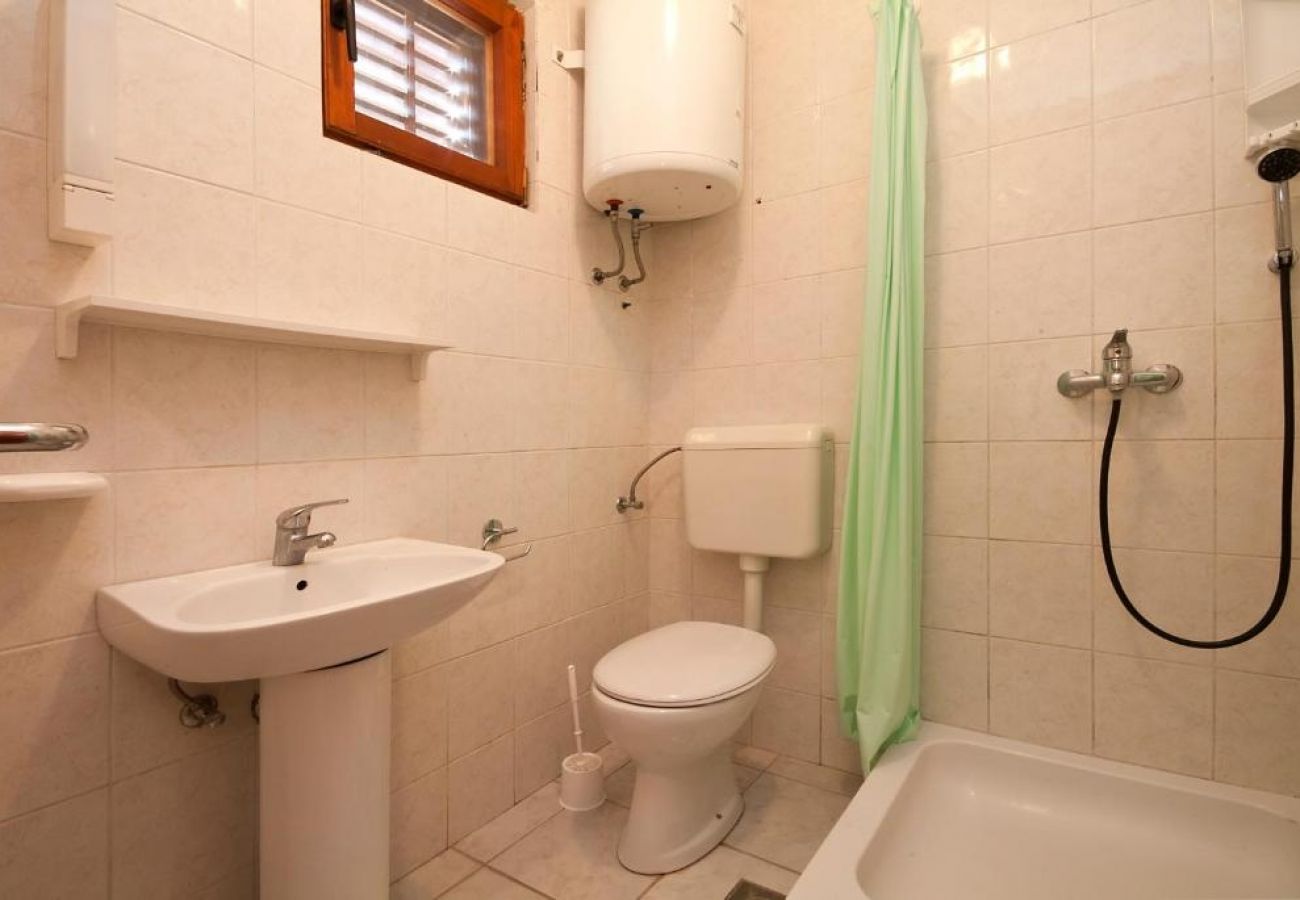 Apartament w Nin - Apartament w Nin z Widok na morze, taras, Klimatyzacja, WIFI (4868-2)