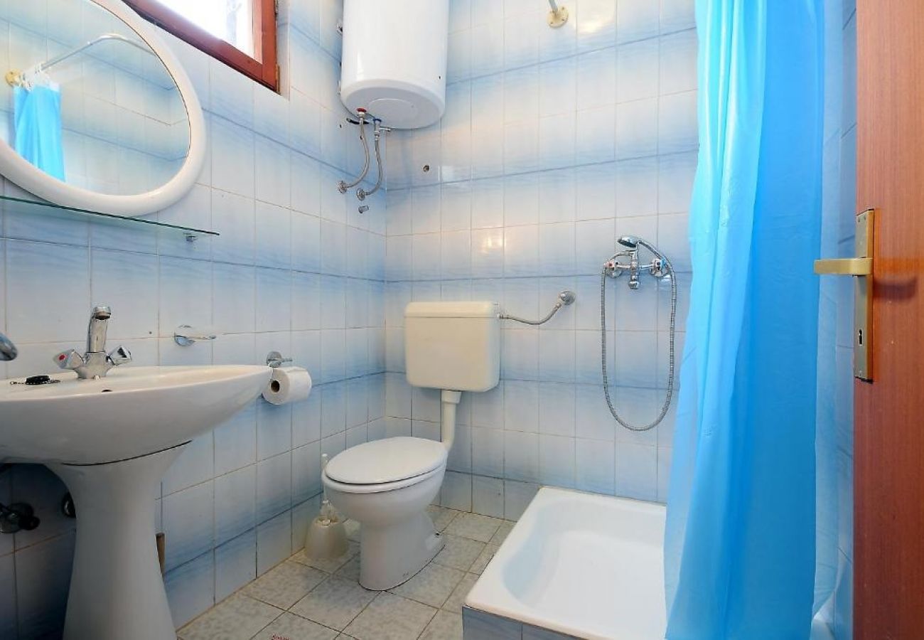 Apartament w Nin - Apartament w Nin z Widok na morze, taras, Klimatyzacja, WIFI (4868-3)