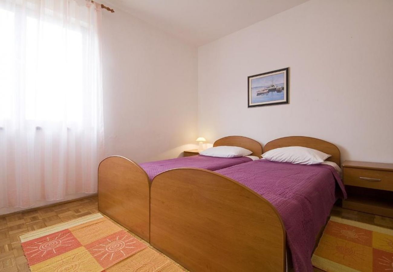 Apartament w Nin - Apartament w Nin z Widok na morze, taras, Klimatyzacja, WIFI (4868-4)