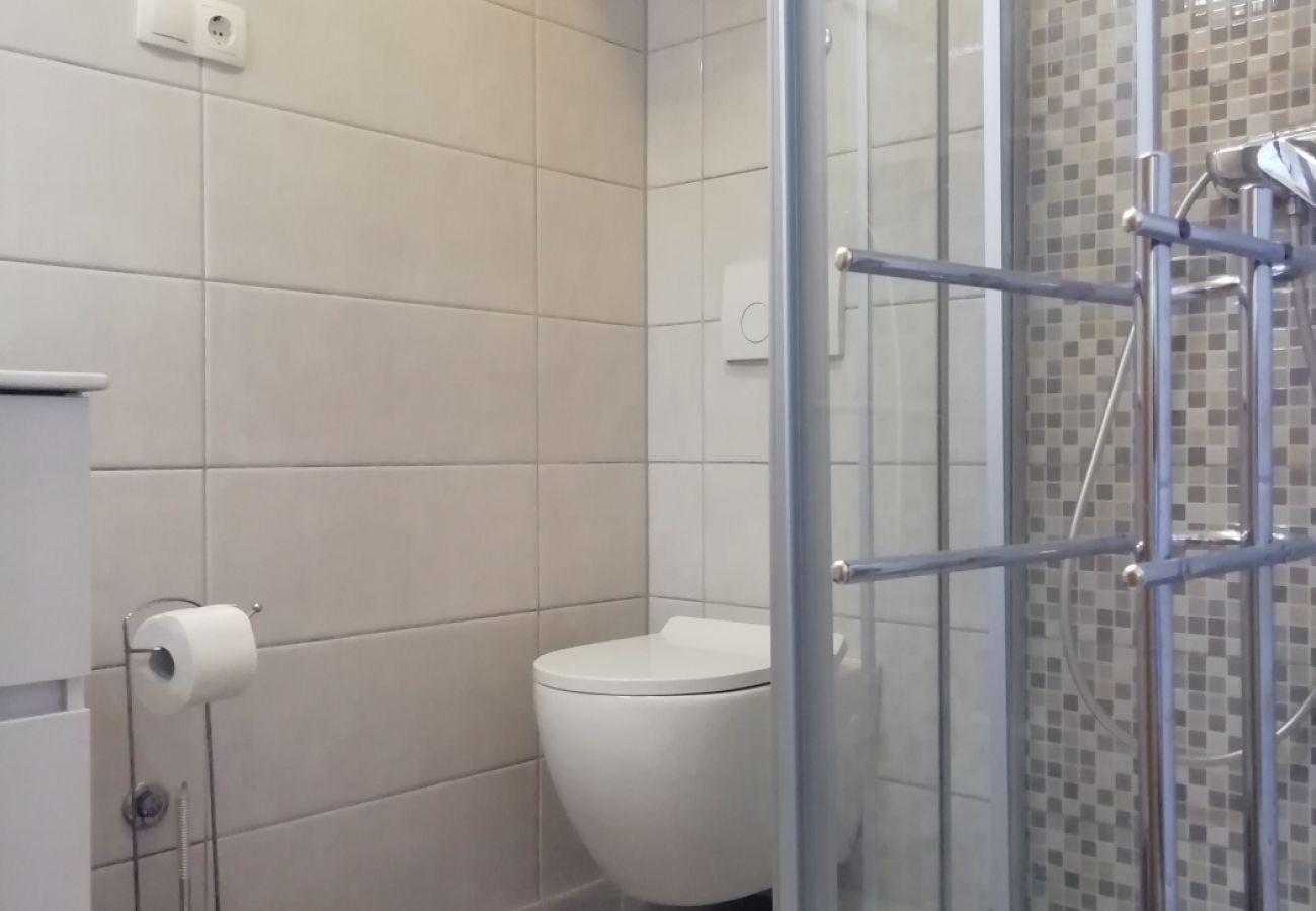Apartament w Nin - Apartament w Nin z Widok na morze, taras, Klimatyzacja, WIFI (4868-4)