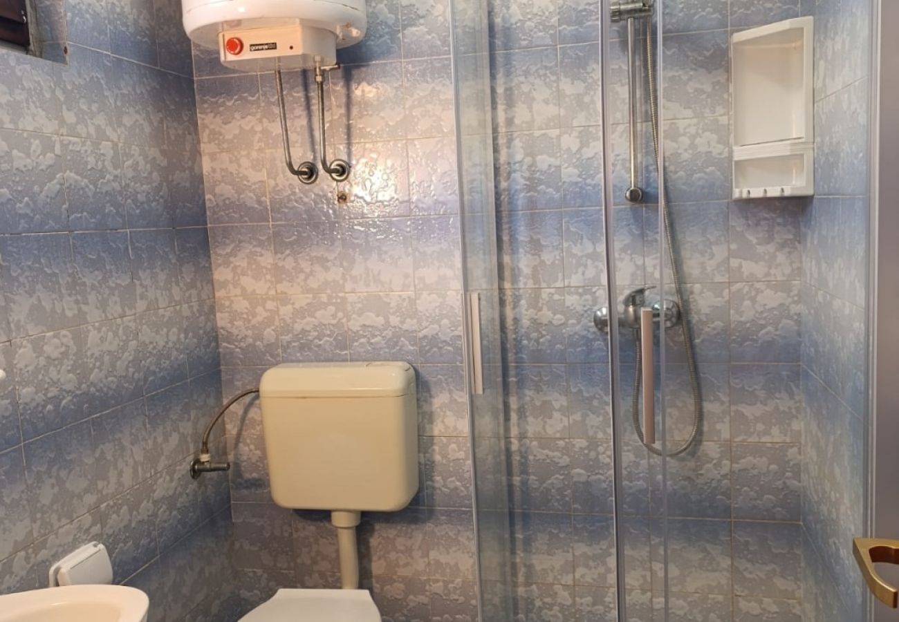 Apartament w Nin - Apartament w Nin z Widok na morze, taras, Klimatyzacja, WIFI (4868-4)