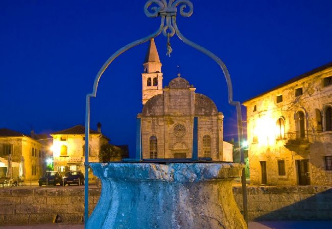 Dom w Svetvincenat - Domek wypoczynkowy w Svetvinčenat z taras, Klimatyzacja, WIFI, Pralka (4843-1) Dom w Svetvincenat - Domek wypoczynkowy w Svetvinčenat z taras, Klimatyzacja, WIFI, Pralka (4843-1)