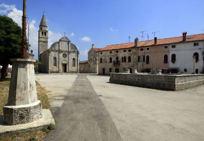 Dom w Svetvincenat - Domek wypoczynkowy w Svetvinčenat z taras, Klimatyzacja, WIFI, Pralka (4843-1) Dom w Svetvincenat - Domek wypoczynkowy w Svetvinčenat z taras, Klimatyzacja, WIFI, Pralka (4843-1)