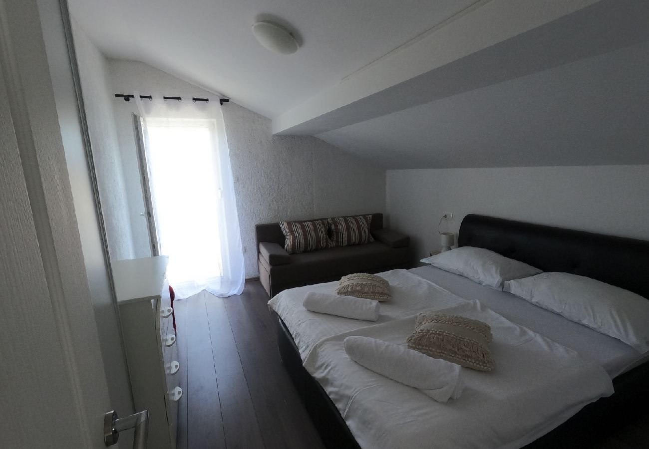 Apartament w Supetarska Draga - Apartament w Supetarska Draga z Widok na morze, balkon, Klimatyzacja, WIFI (4861-1)