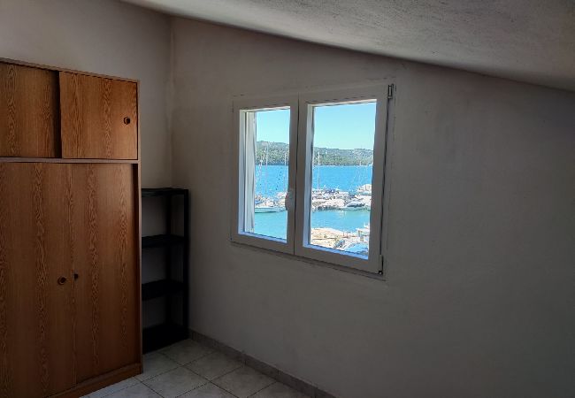 Apartament w Tisno - Apartament w Tisno z Widok na morze, balkon, Klimatyzacja, WIFI (4874-4) Apartament w Tisno - Apartament w Tisno z Widok na morze, balkon, Klimatyzacja, WIFI (4874-4)