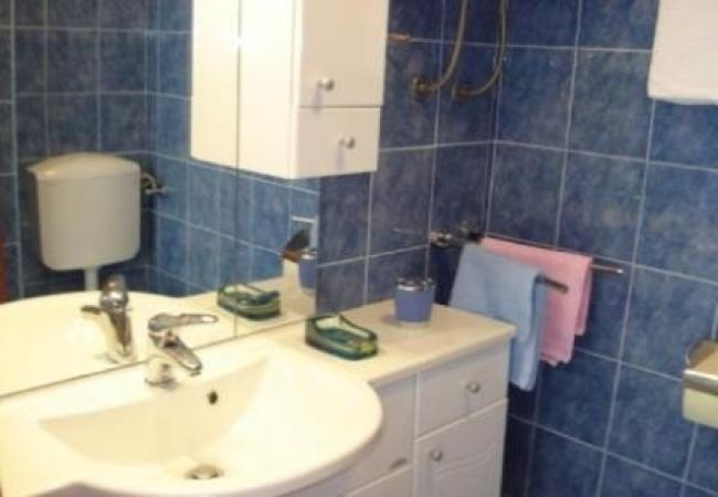 Apartament w Jadranovo - Apartament w Jadranovo z Widok na morze, taras, Klimatyzacja, WIFI (4881-1) Apartament w Jadranovo - Apartament w Jadranovo z Widok na morze, taras, Klimatyzacja, WIFI (4881-1)