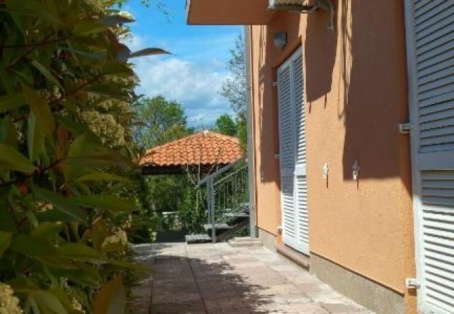 Apartament w Jadranovo - Apartament w Jadranovo z Widok na morze, taras, Klimatyzacja, WIFI (4881-1) Apartament w Jadranovo - Apartament w Jadranovo z Widok na morze, taras, Klimatyzacja, WIFI (4881-1)