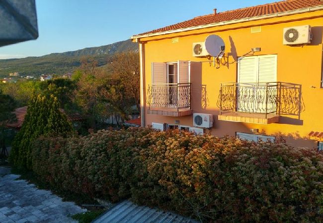 Apartament w Jadranovo - Apartament w Jadranovo z Widok na morze, taras, Klimatyzacja, WIFI (4881-1) Apartament w Jadranovo - Apartament w Jadranovo z Widok na morze, taras, Klimatyzacja, WIFI (4881-1)