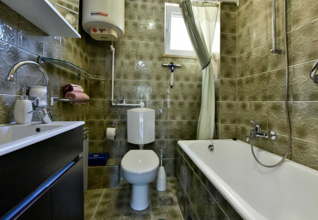 Apartament w Funtana - Apartament w Funtana z Widok na morze, taras, Klimatyzacja, WIFI (4879-1)