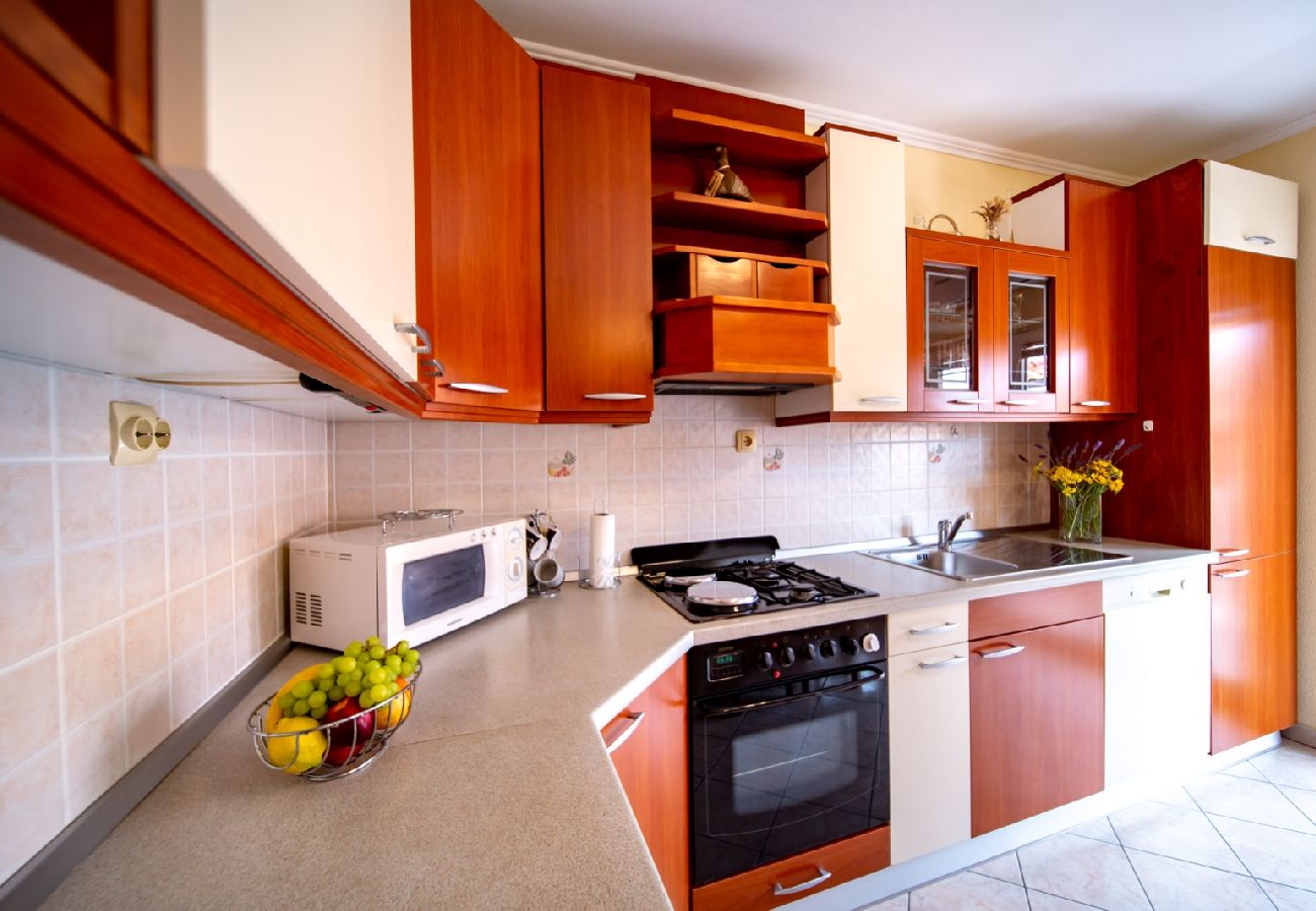 Apartament w Lopar - Apartament w Lopar z balkon, Klimatyzacja, WIFI, Pralka (4886-2)