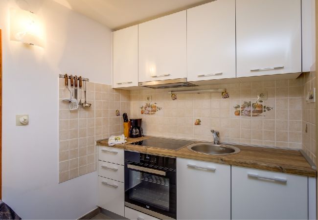 Apartament w Mali Lošinj - Apartament w Mali Lošinj z Widok na morze, balkon, Klimatyzacja, WIFI (4896-3) Apartament w Mali Lošinj - Apartament w Mali Lošinj z Widok na morze, balkon, Klimatyzacja, WIFI (4896-3)