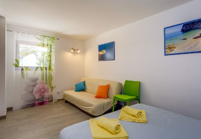 Apartament w Mali Lošinj - Apartament w Mali Lošinj z Widok na morze, balkon, Klimatyzacja, WIFI (4896-3) Apartament w Mali Lošinj - Apartament w Mali Lošinj z Widok na morze, balkon, Klimatyzacja, WIFI (4896-3)