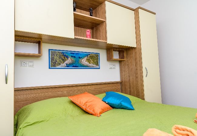 Apartament w Mali Lošinj - Apartament w Mali Lošinj z Widok na morze, balkon, Klimatyzacja, WIFI (4896-2) Apartament w Mali Lošinj - Apartament w Mali Lošinj z Widok na morze, balkon, Klimatyzacja, WIFI (4896-2)