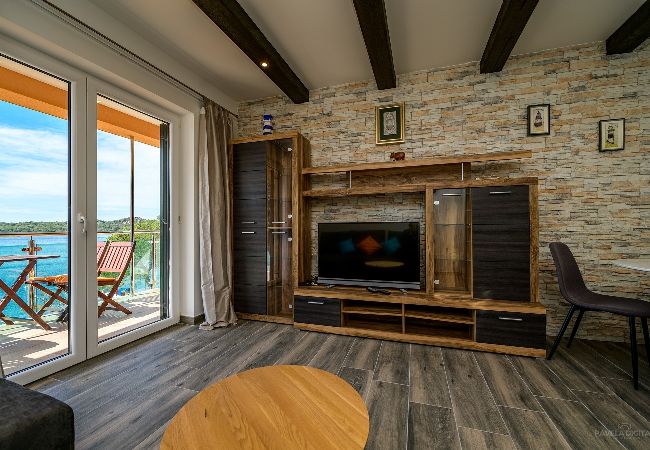 Apartament w Mali Lošinj - Apartament w Mali Lošinj z Widok na morze, balkon, Klimatyzacja, WIFI (4896-1) Apartament w Mali Lošinj - Apartament w Mali Lošinj z Widok na morze, balkon, Klimatyzacja, WIFI (4896-1)