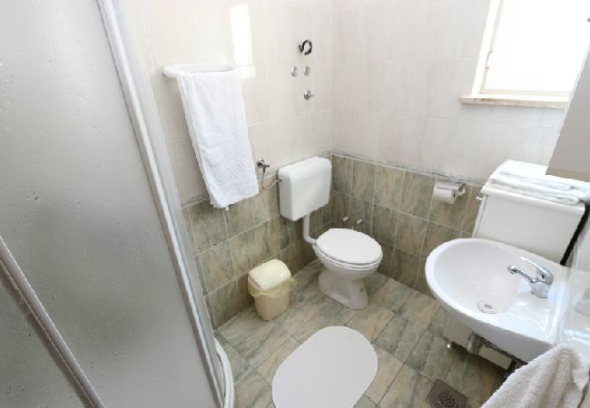 Apartament w Stara Novalja - Apartament w Stara Novalja z Widok na morze, balkon, Klimatyzacja, WIFI (4897-1) Apartament w Stara Novalja - Apartament w Stara Novalja z Widok na morze, balkon, Klimatyzacja, WIFI (4897-1)