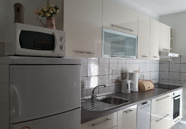 Apartament w Supetarska Draga - Apartament w Supetarska Draga z Widok na morze, taras, Klimatyzacja, WIFI (4894-2) Apartament w Supetarska Draga - Apartament w Supetarska Draga z Widok na morze, taras, Klimatyzacja, WIFI (4894-2)