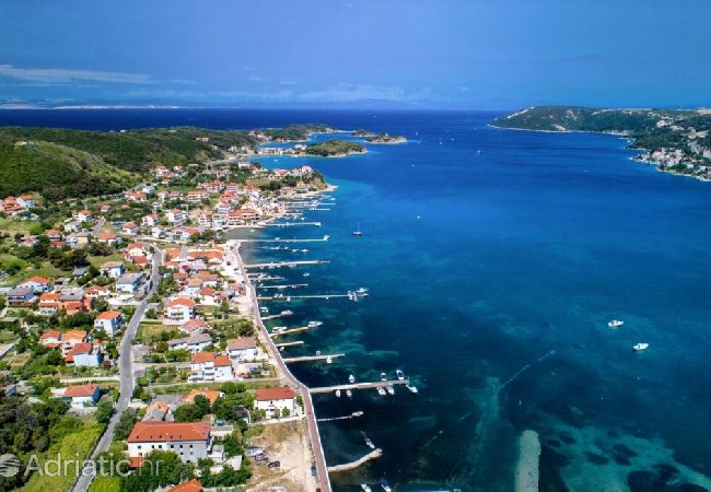 Apartament w Supetarska Draga - Apartament w Supetarska Draga z Widok na morze, taras, Klimatyzacja, WIFI (4894-2) Apartament w Supetarska Draga - Apartament w Supetarska Draga z Widok na morze, taras, Klimatyzacja, WIFI (4894-2)