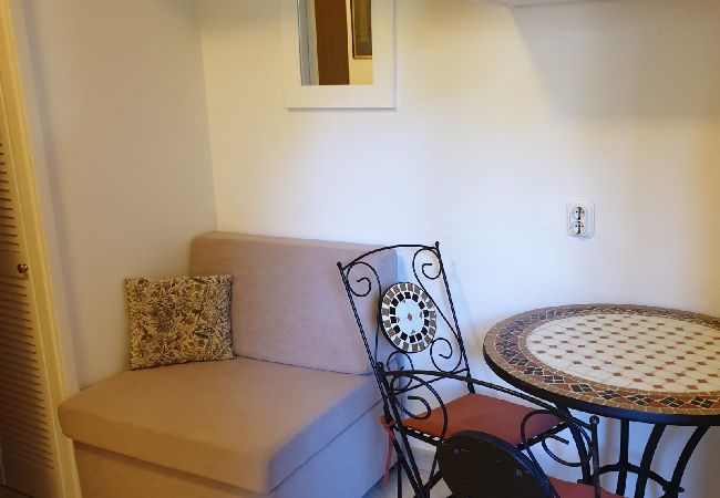 Studio w Mali Lošinj - Apartament Studio w Mali Lošinj z taras, Klimatyzacja, WIFI (4913-2) Studio w Mali Lošinj - Apartament Studio w Mali Lošinj z taras, Klimatyzacja, WIFI (4913-2)