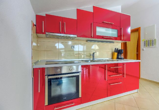 Apartament w Pirovac - Apartament w Pirovac z Widok na morze, taras, Klimatyzacja, WIFI (4925-1) Apartament w Pirovac - Apartament w Pirovac z Widok na morze, taras, Klimatyzacja, WIFI (4925-1)