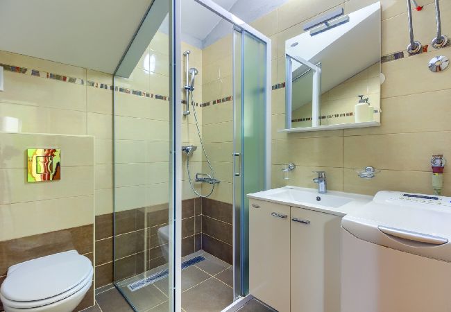 Apartament w Pirovac - Apartament w Pirovac z Widok na morze, taras, Klimatyzacja, WIFI (4925-1) Apartament w Pirovac - Apartament w Pirovac z Widok na morze, taras, Klimatyzacja, WIFI (4925-1)