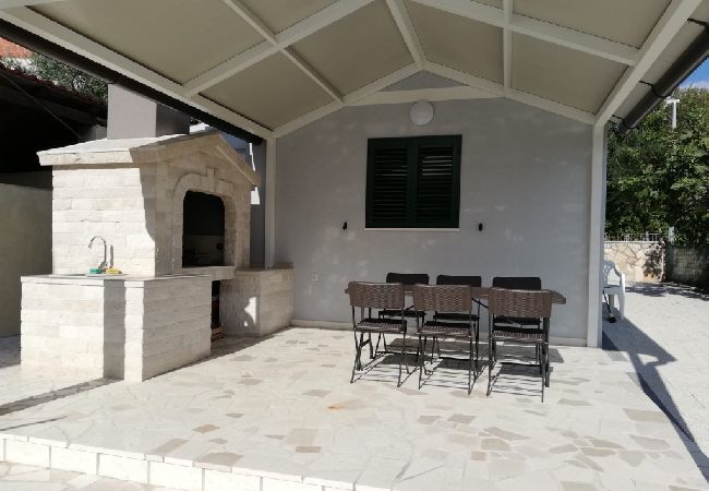 Apartament w Pirovac - Apartament w Pirovac z Widok na morze, taras, Klimatyzacja, WIFI (4925-2) Apartament w Pirovac - Apartament w Pirovac z Widok na morze, taras, Klimatyzacja, WIFI (4925-2)